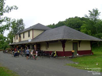 Mont-Rolland station, Ste-Ad�le,QC